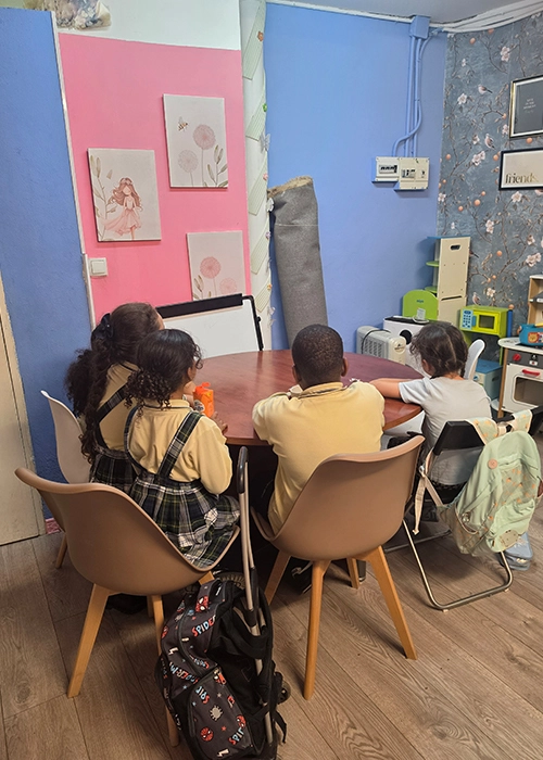 Repaso escolar para niños en Dublinia Academy Patraix